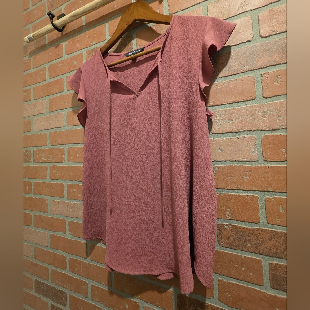 41 Hawthorn Dusty Pink Ruffle Sleeve Top Medium.   ‎     Sku 17